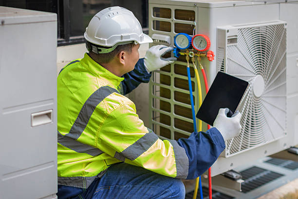 Professional Hvac technician working in Plainview, NY